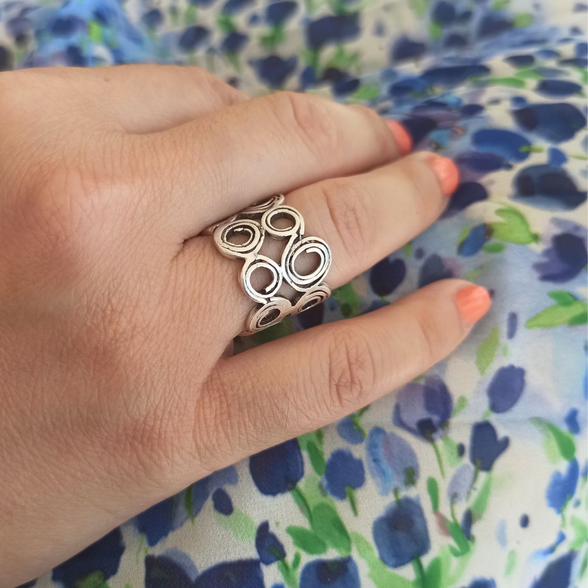 Δαχτυλίδι από ζάμακ με γεωμετρικά σχέδια ρυθμιζόμενο (R1432)