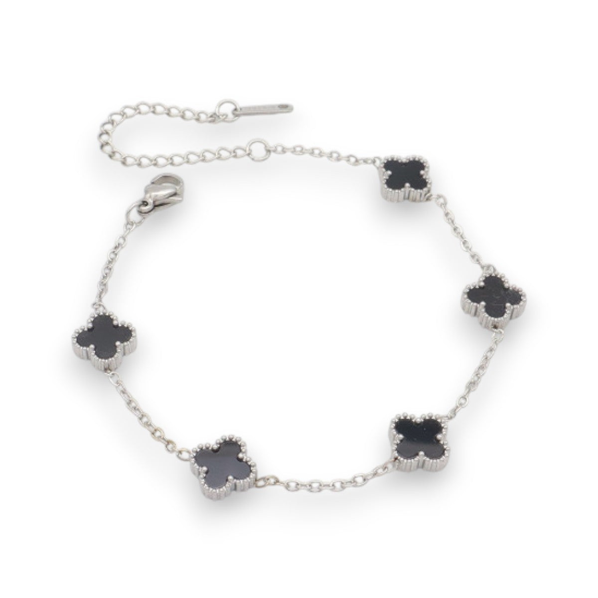 Ατσάλινο Ασημί Βραχιόλι με Μικρά Μαύρα Τετράφυλλα (B3512)