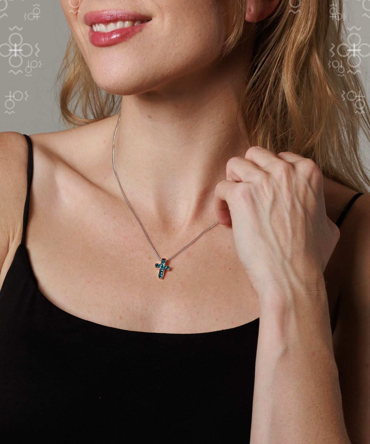 Σταυρός από ορείχαλκο 2cm με κρύσταλλα Swarovski (F1122)