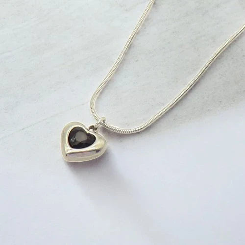 Ατσάλινο κολιέ με μαύρη καρδιά (N3231)