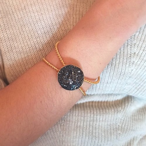 Χειροποίητο βραχιόλι από ορείχαλκο με γκρι ζιργκόν επιχρυσωμένο (B1128)