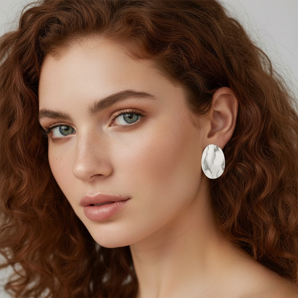 Ατσάλινα Ασημί Σκουλαρίκια 3.5 cm με Ματ Ανάγλυφη Υφή (E1612)