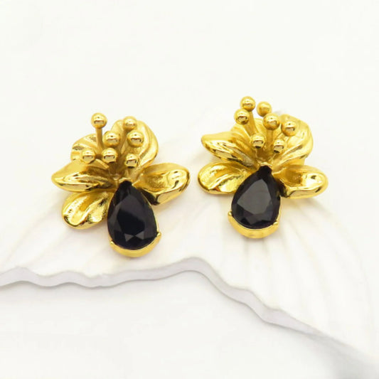 Ατσάλινα Σκουλαρίκια Λουλούδι με Μαύρη Πέτρα – Χρυσό 2.3 cm (E3197)