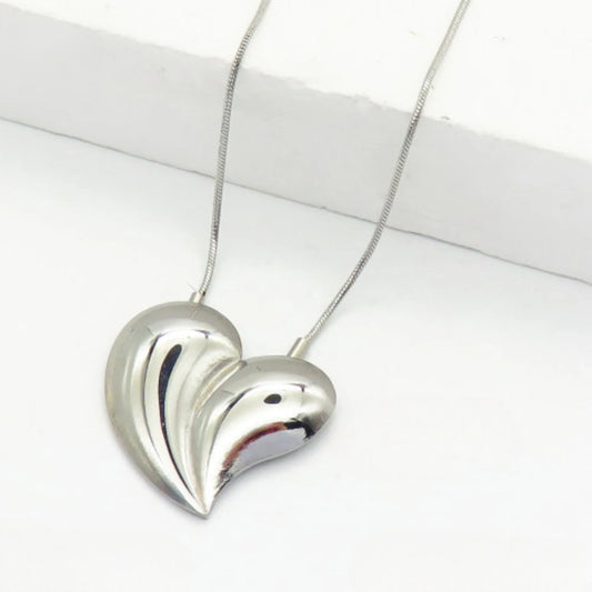 Ατσάλινο Κολιέ με Καρδιά – Ασημί (N3239)